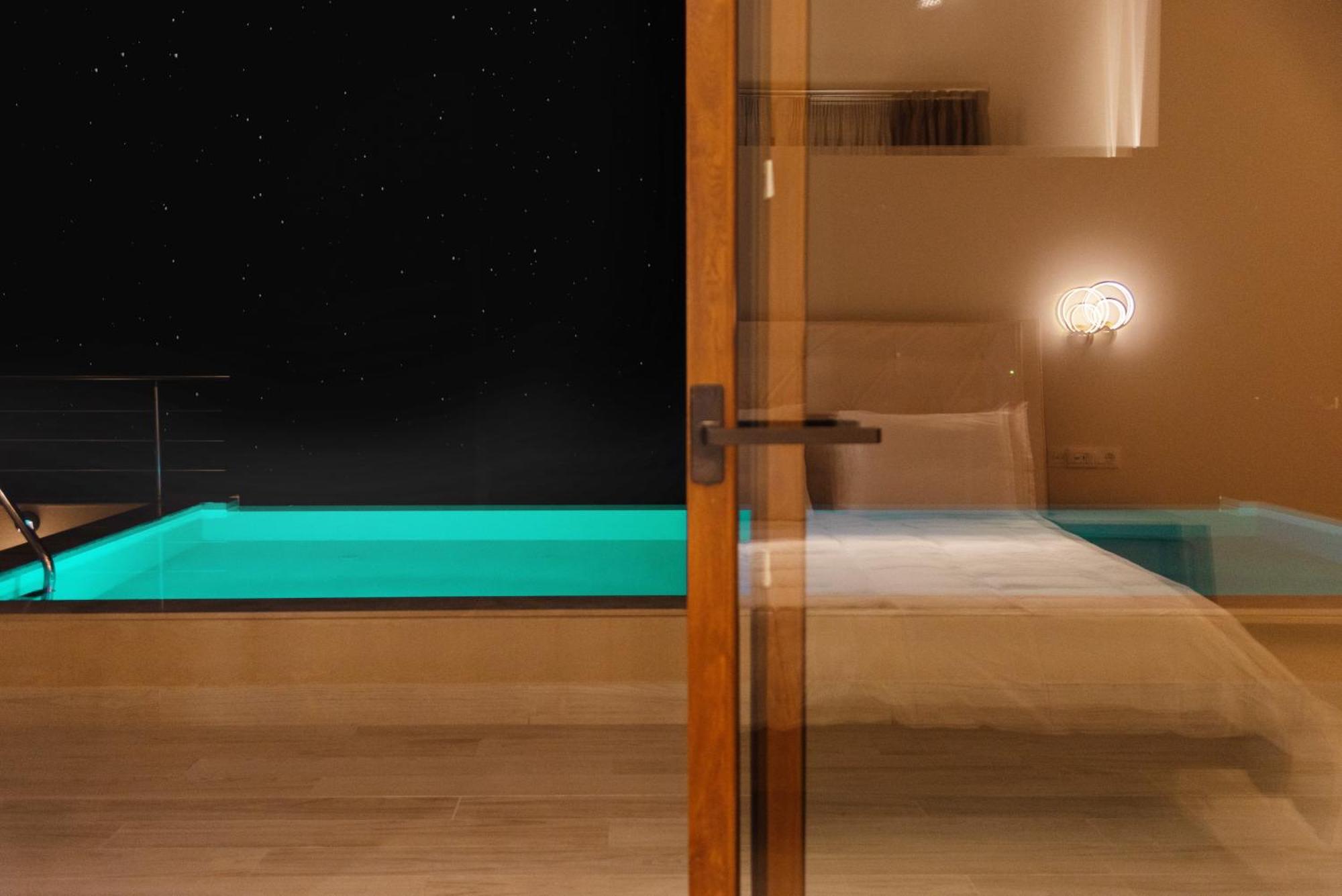Villa Vasillis-Heated Swimming Pool With Infinity View Vitaládes Extérieur photo