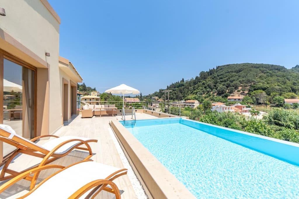 Villa Vasillis-Heated Swimming Pool With Infinity View Vitaládes Extérieur photo